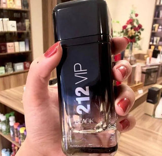 Carolina Herrera 212 VIP BLACK MASCULINO Eau de Parfum